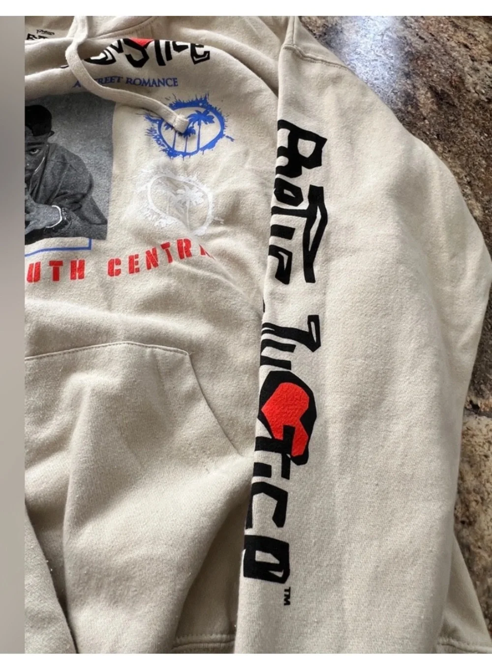N/A beige graphic